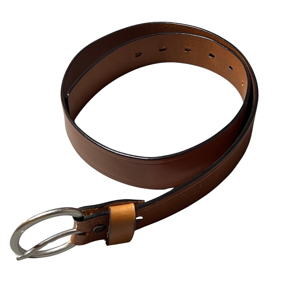 Tumi Women's Light Brown Leather Belt Size Medium Quiet Luxury Casual Minimalist